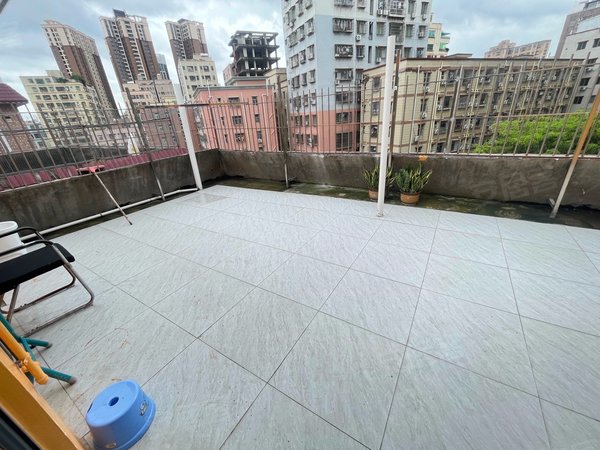 深圳光明公明薯田埔村薯田铺地铁站旁 电梯两房一厅带空中花园 停车