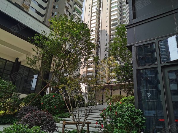南宁青秀仙葫保利领秀广场青秀山凤岭南路 大阳台 精装两房配齐出租