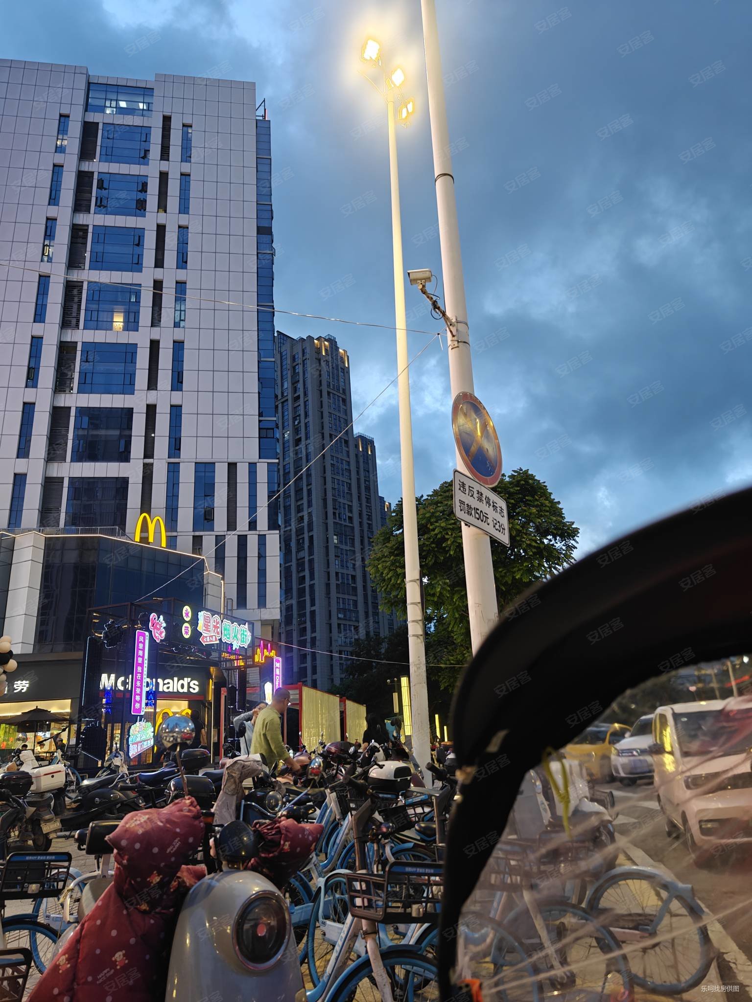 长乐永荣广场 产权47平方  层高6米  50万  简单装修