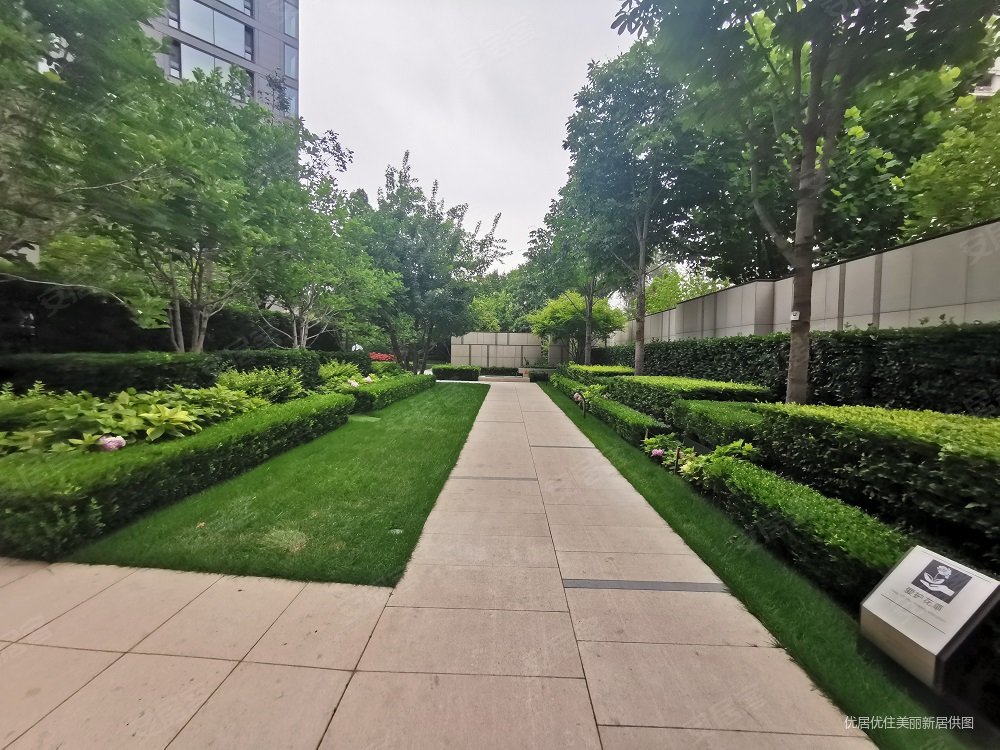 新出东城壹号院南北东3室3卫带车位看房随时