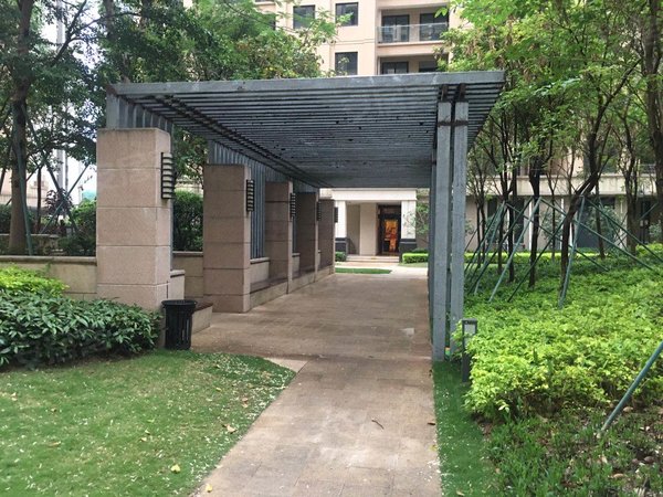 佛山南海金融高新区中铁建水岸花园出租!