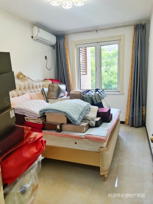 出售 天一绿海 三室 3楼 138万元 精装