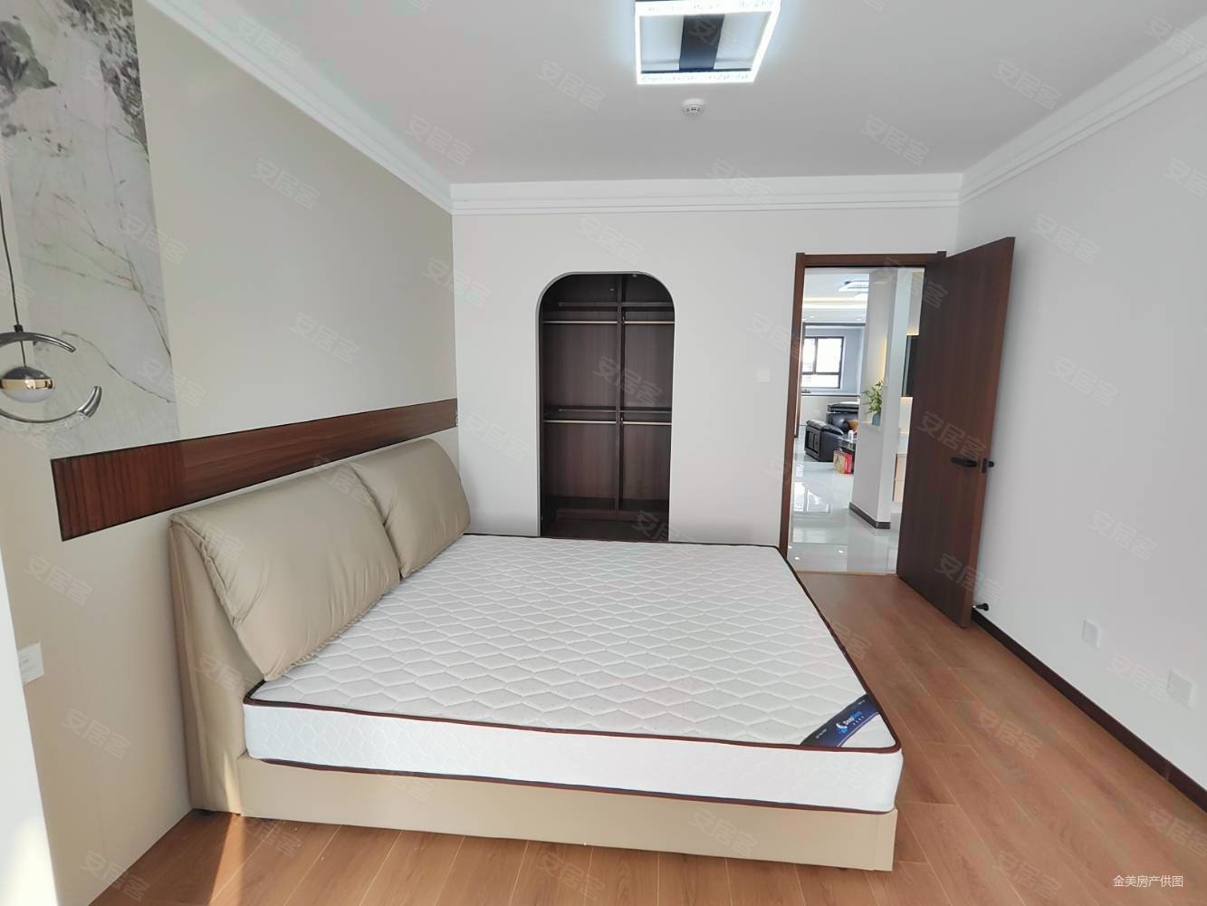 万科壹都会3室2厅2卫124㎡南北128万