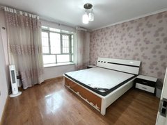 阿克苏阿克苏市阿克苏城区辉煌大酒店旁边单间出租 精装修 月租1000  押一付一出租房源真实图片