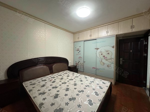 塘栖嘉凯城对面 三中旁 精装修 电梯房 2100月免物业费