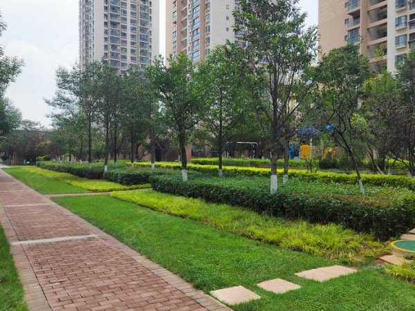 昆明西山大商汇润城2区润城二期大精装双方,价格可小刀出租房源真实