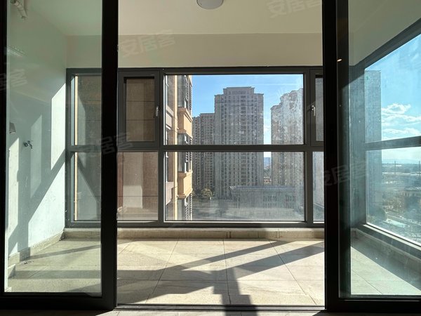 昆明官渡新螺蛳湾俊发星湾俊园星湾俊园精装三室两卫端头房带车位随时