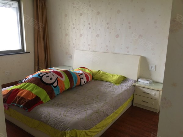 绍兴袍江宝龙广场滨河公寓(西区)滨河公寓2室东西齐全拎包入住有车棚