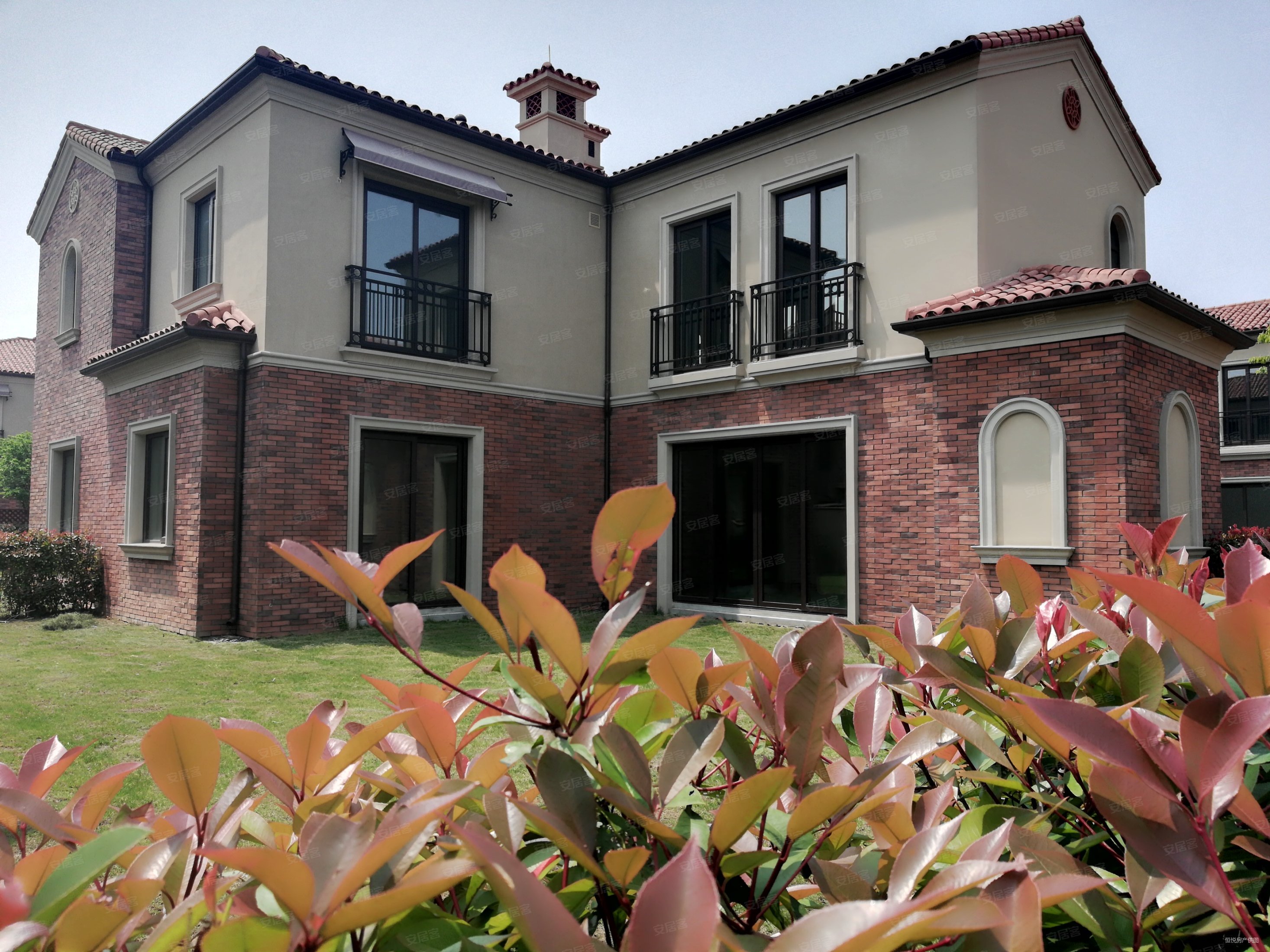 时代御湖合院别墅私密集中南花园200平难得遇到的大花园