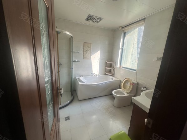 金华东阳东阳江北海德国际社区水岸绿庭(A区)可做电商245平精装带车位 有个大院子一年包物业出租房源真实图片