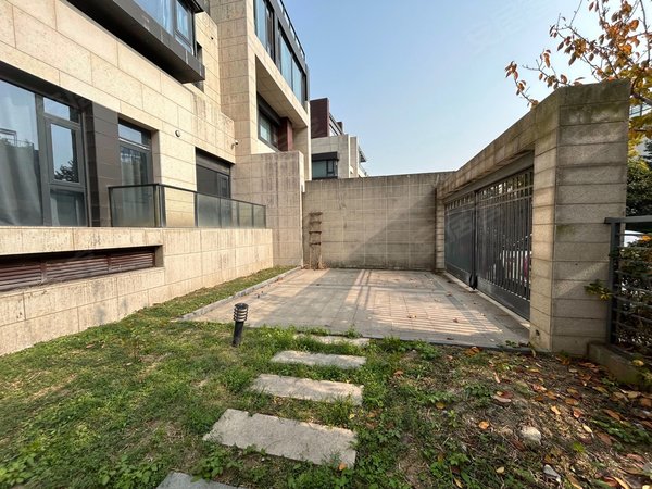 苏州吴中郭巷保利独墅西岸(别墅)独墅湖边,双拼大别墅,4个车位,私家