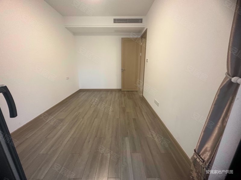 4居室小高层精装 满2年 高楼层 看房随时 户型好,陆港绿城西安全运村