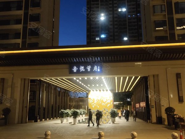 昆明呈贡市政府吾悦首府(东区)观景洋房 南北通透  云大医院市政府