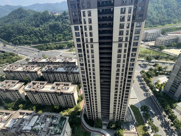 杭州临安临安城区中骏柏景湾(公寓住宅)滨湖新城空房出租带双车位含