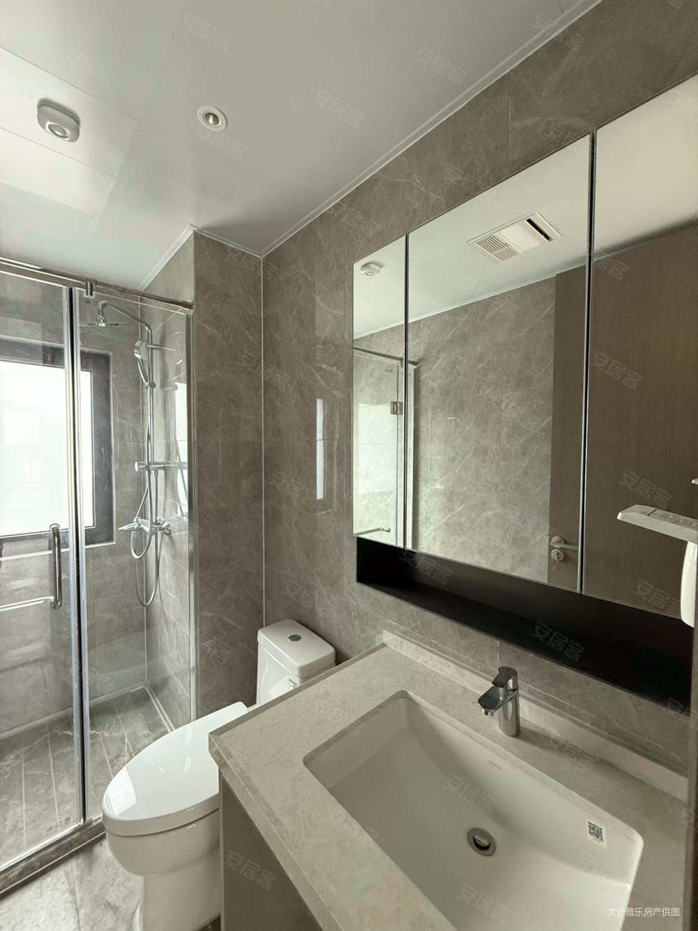 心望雅苑3室2厅2卫105㎡南北168万