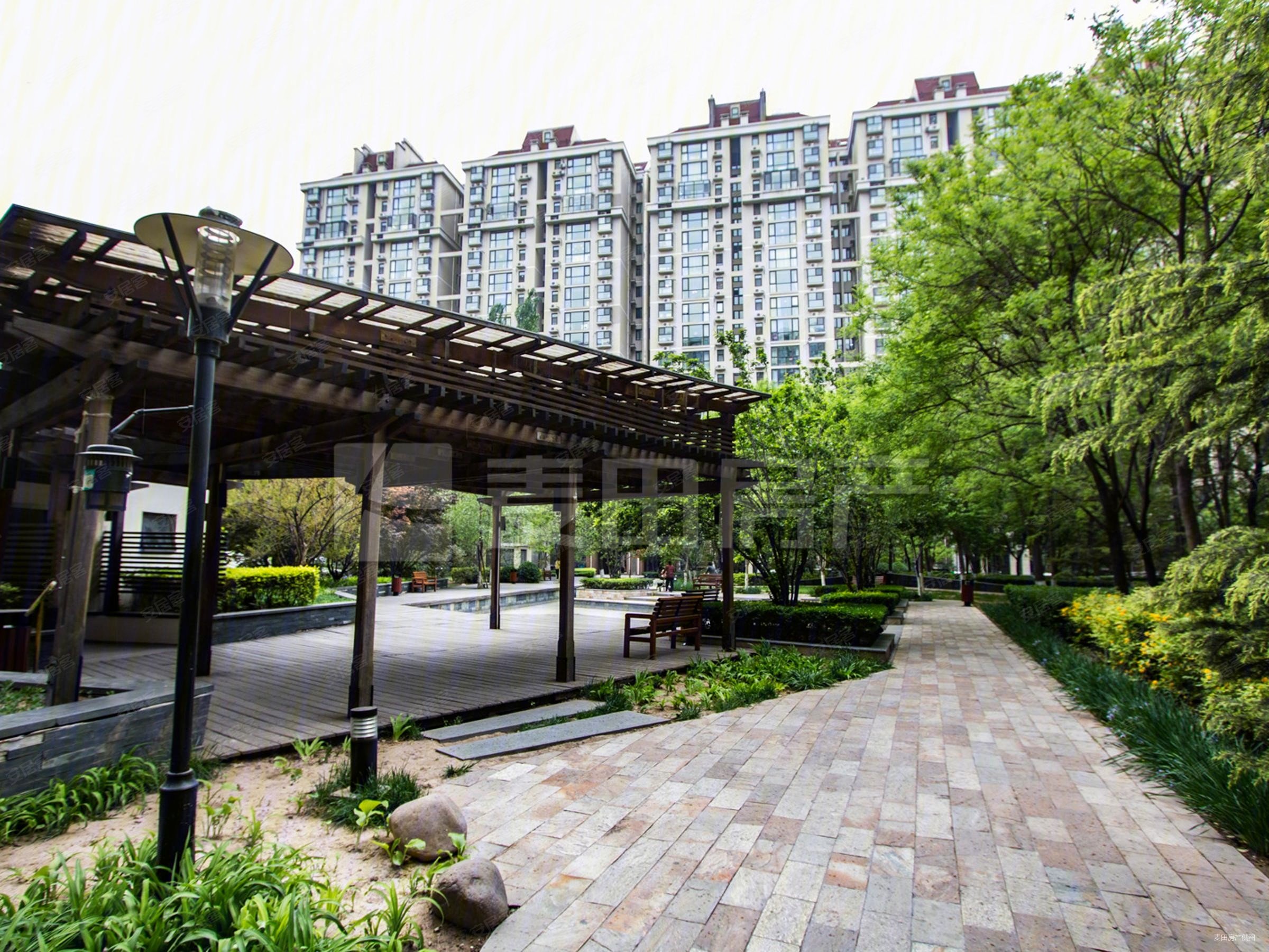 华业玫瑰东方3室2厅2卫167.21㎡南北1420万