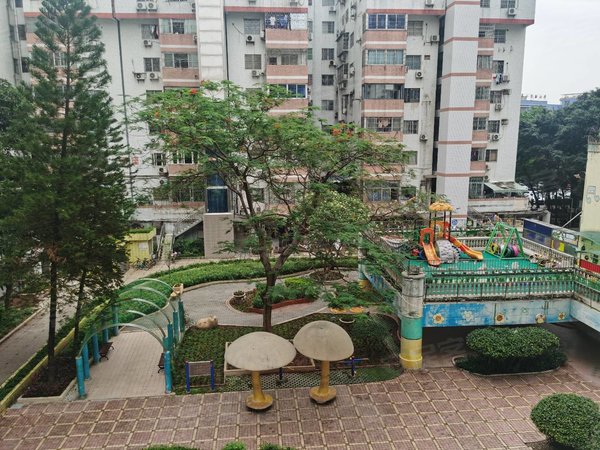 广州海珠赤岗粤信广场赤岗地铁口,高层精装大两房,格局方正,家私齐全