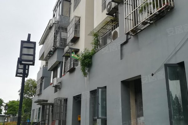 上海二手房 泰安公寓(二期) > 陈璐豪解读泰安公寓(二期)房屋品质