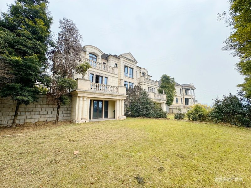 融创尊爵堡独栋别墅两套双拼临崖视野花园900