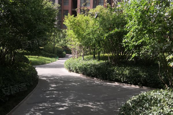 绿都紫荆华庭和园