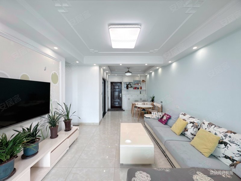 房东急卖130精装修三房中上楼层采光好星湖广场