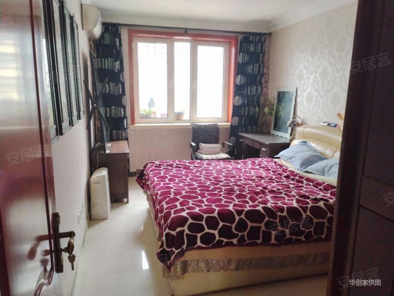 龙居花园一区3室2厅2卫122㎡南北145万