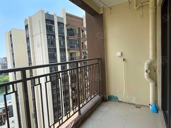 广州南沙蕉门合景方圆叠翠峰悠方商场,门口就是公园,环境优美!