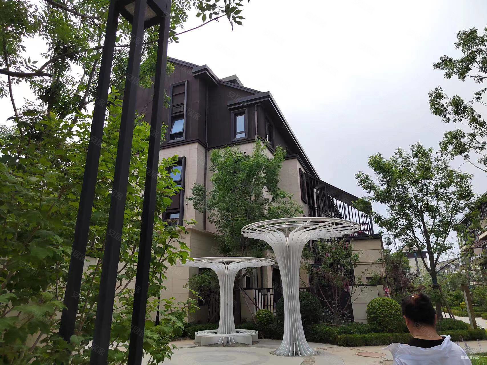 现房别墅,景观位置采光好,天瑞宸章二手房,1469万,4室3厅,3卫,366.