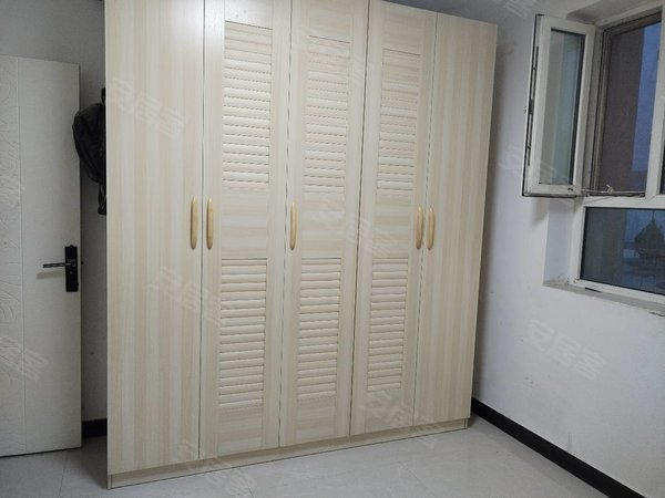 喀什疏勒疏勒城区名都小区(疏勒)疏勒县名都小区,四楼两室两厅有简单