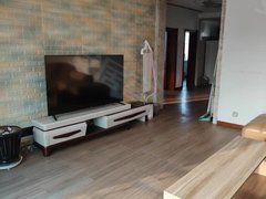 梅河口城区市中心威尼斯花园 3室1厅1卫 精装修 南北通透 115平出租房源真实图片