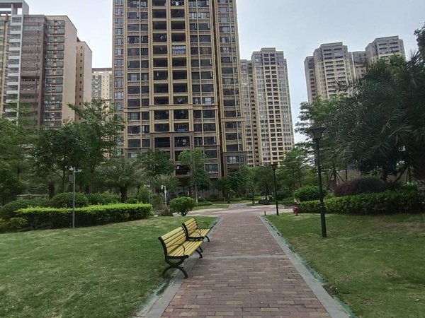 惠州博罗园洲信鸿广场信鸿广场精装修三房出租2300月出租房源真实图片