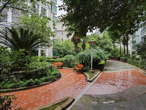 贵阳小河经开区兴隆花园兴隆城市花园采云谷1仟6急租兴隆城市花园精装