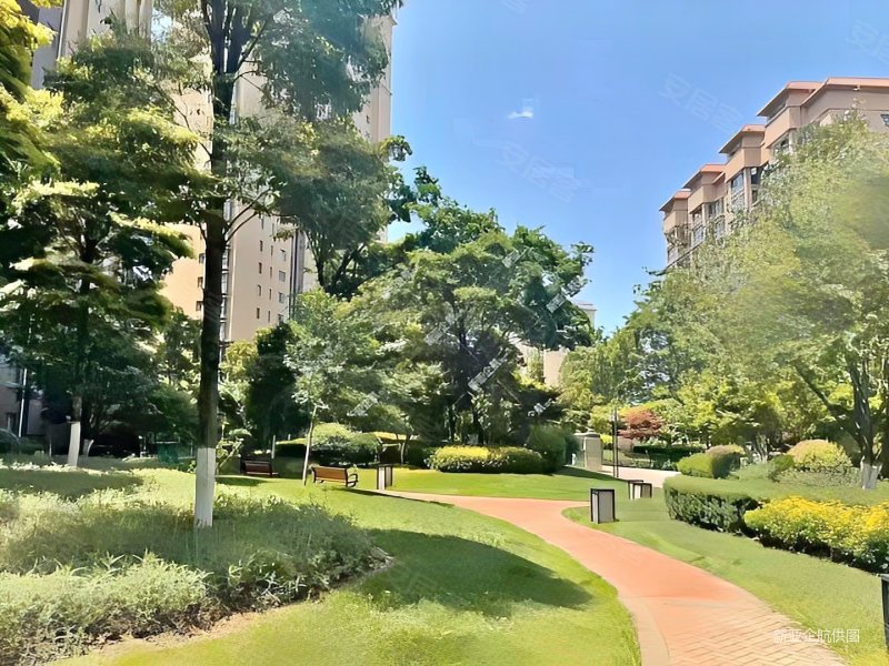 时代俊园144平端头房带装修满二年送车位采光好