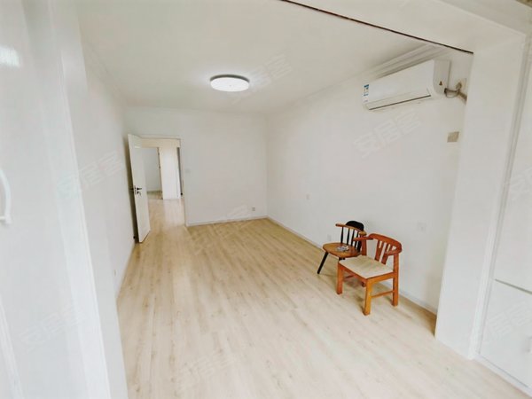 上海闵行金虹桥古北新城(二期)实拍空房 古北新城 电梯两房 干净