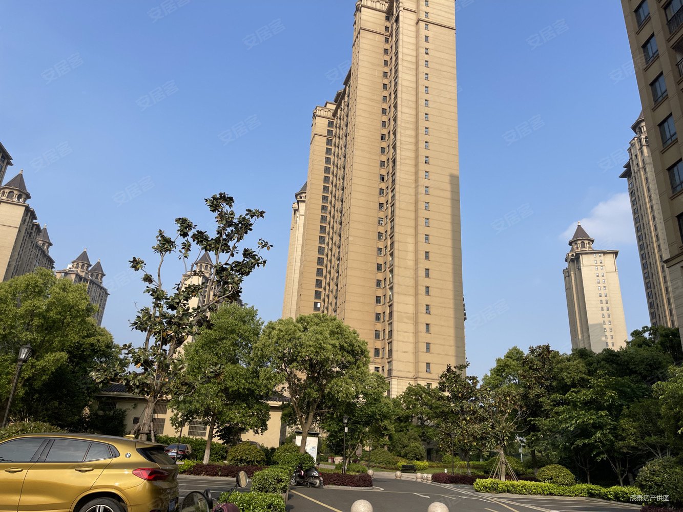 立新苏杭之星4室2厅2卫140㎡南220万