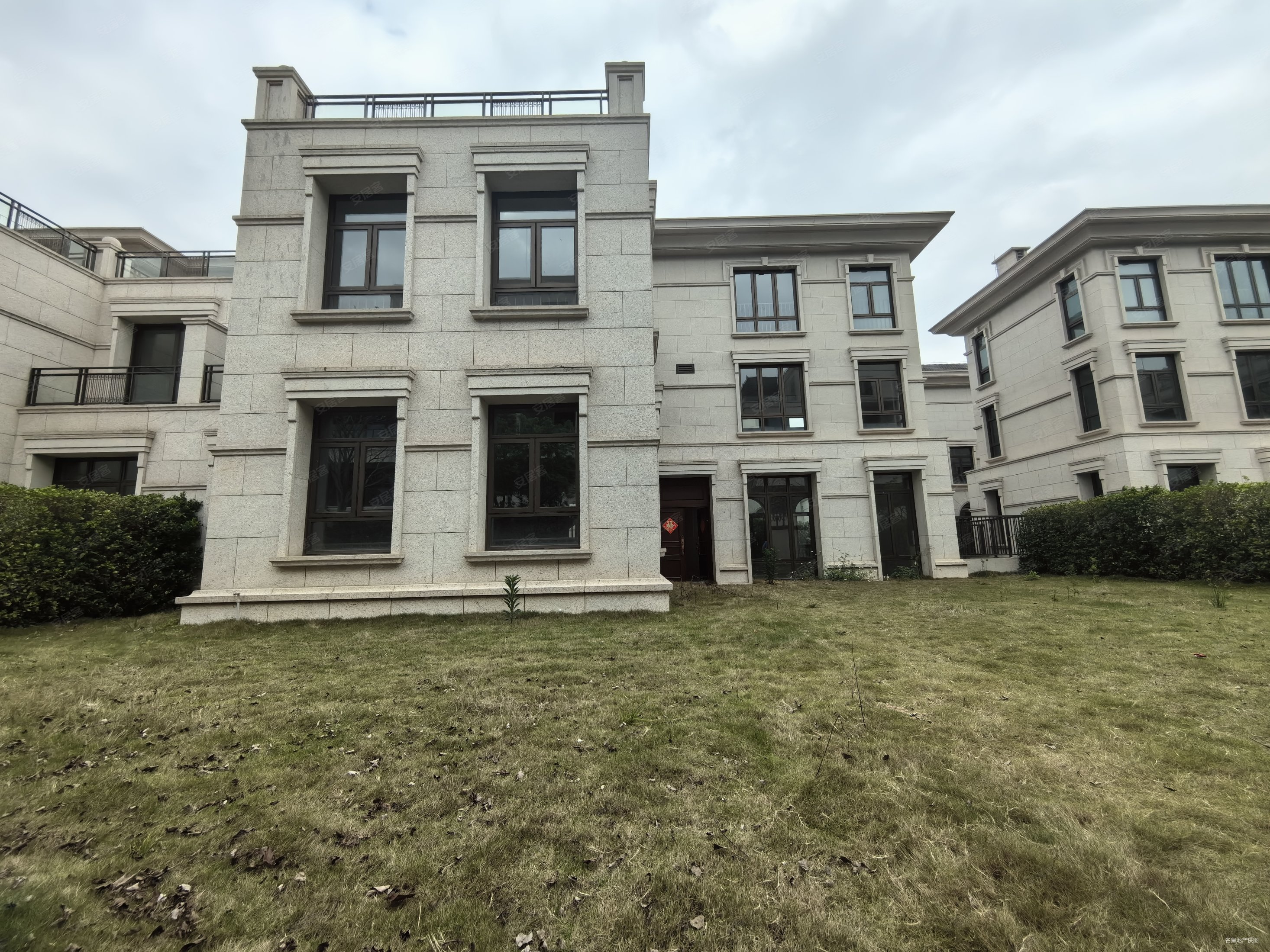 万科御景湾8号双拼别墅735平诚意出售叁仟万即可