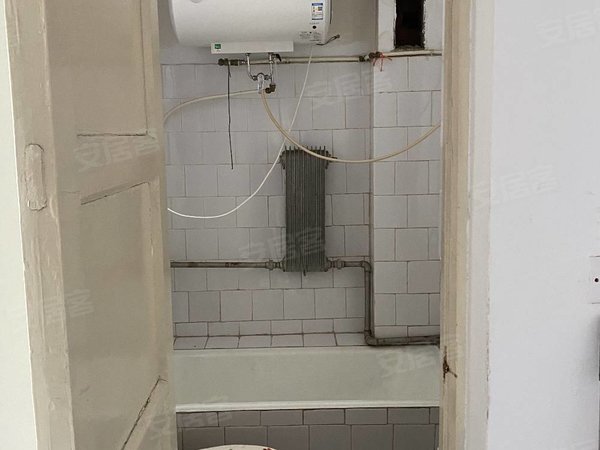 朝阳双塔大润发五一街三段小区短租南塔五一街金店附近3楼三室一厅床衣柜冰箱洗衣机热水器厨卫出租房源真实图片