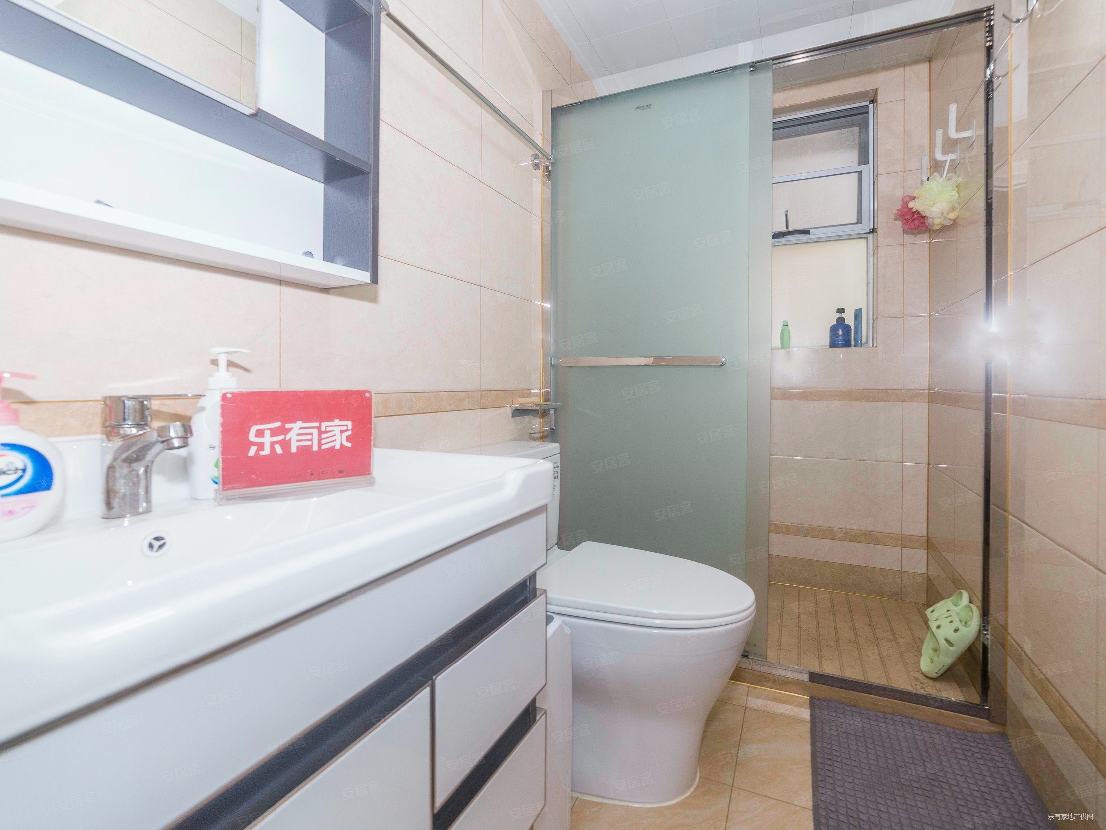 阳光棕榈园3室2厅2卫106.18㎡南588万