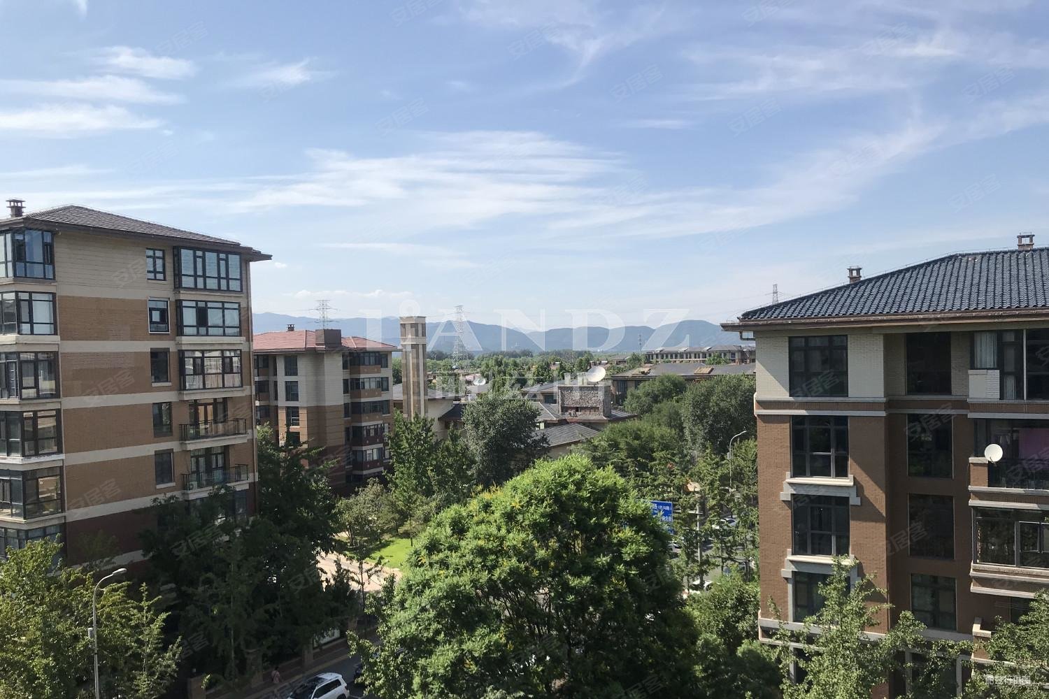 万柳新出房重新装修5居室其中3卧朝南,万城华府尚园二手房,8200万,5室