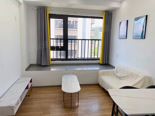 杭州临安临安城区春天学府春天学府隔断房 211户型 精装修 2100月包