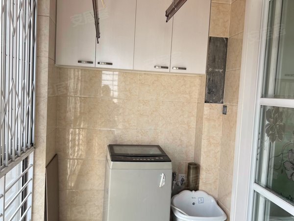 徐州新沂南京路宏基天城宏基天城两室一卫 三个空调 1400月包物业 有钥匙随时看出租房源真实图片