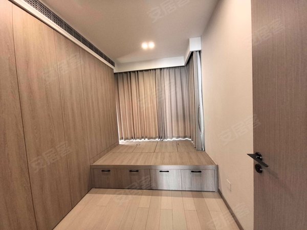 海宁长安镇农发区绿城华景川之江明月绿城华景川之江明月 阳光充足 精装修 3室2厅2卫出租房源真实图片