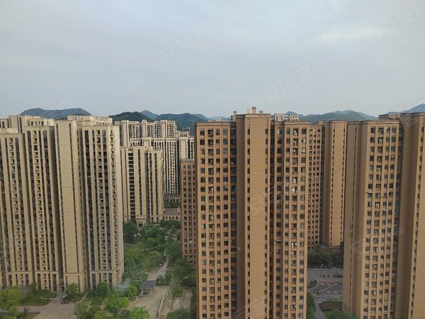 杭州临安青山湖大园新城(公寓住宅)地铁口公寓,民水民电,落地窗景,大