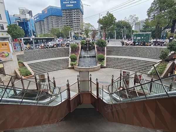 曲靖麒麟南城门金都国际市中心人民医院旁218广场 精装公寓出租 可配置家具价格可议出租房源真实图片