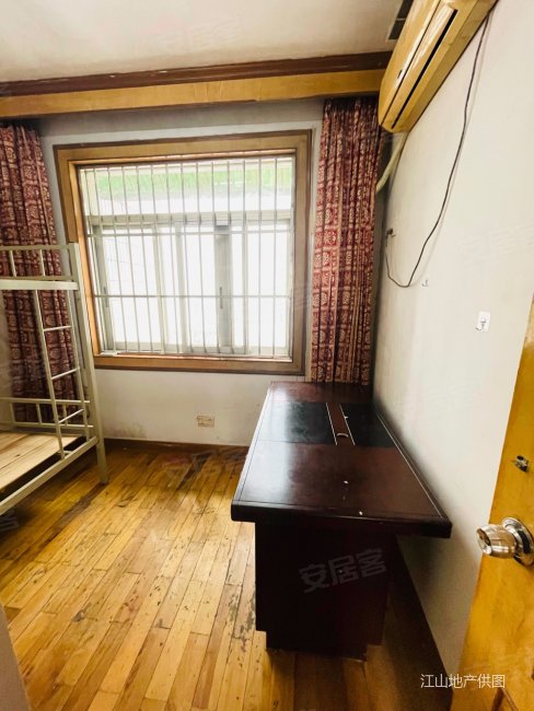 区政府宿舍3室2厅2卫120㎡南北195万