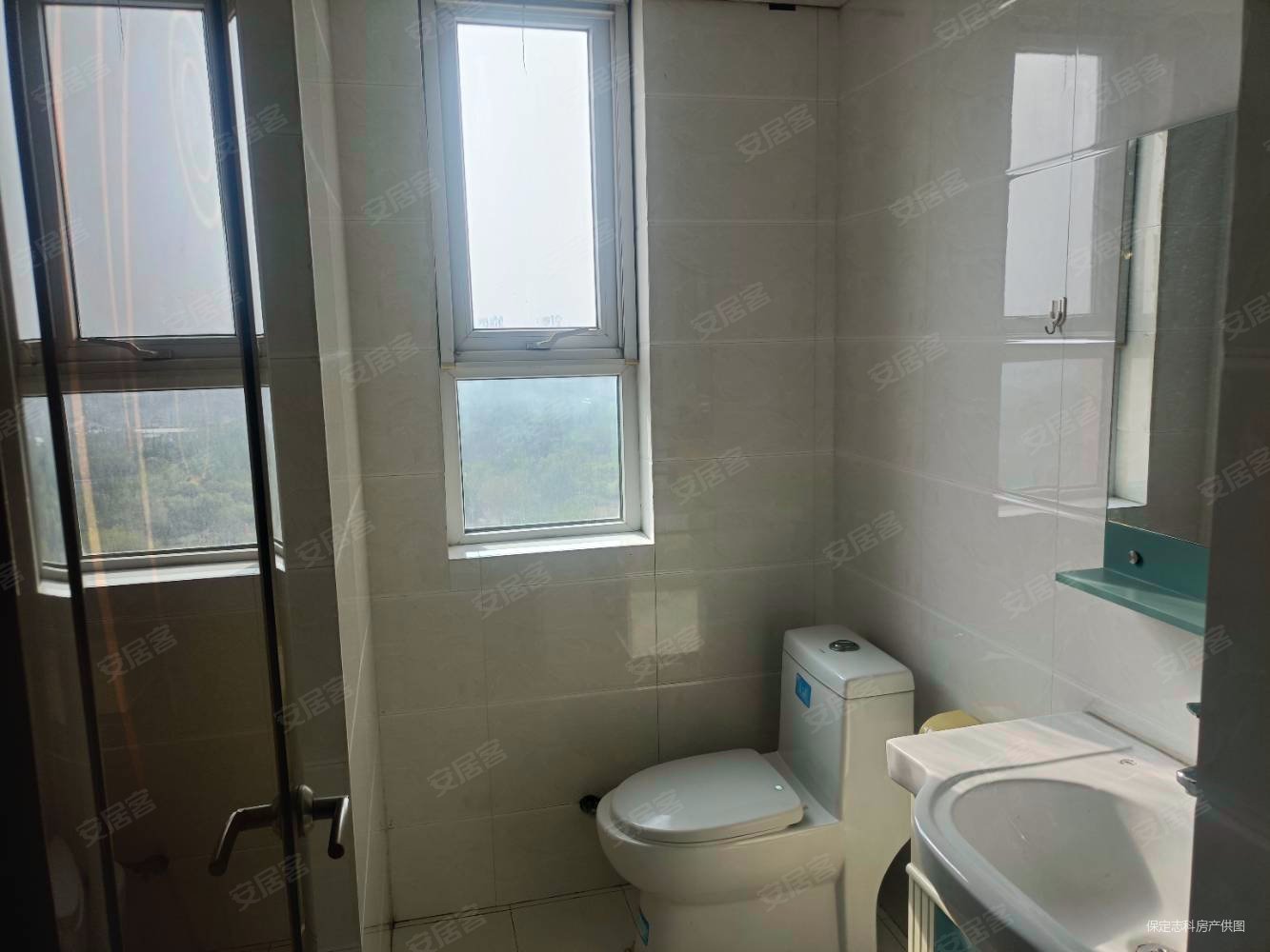 维多利亚夏郡3室2厅2卫134.69㎡南北95万