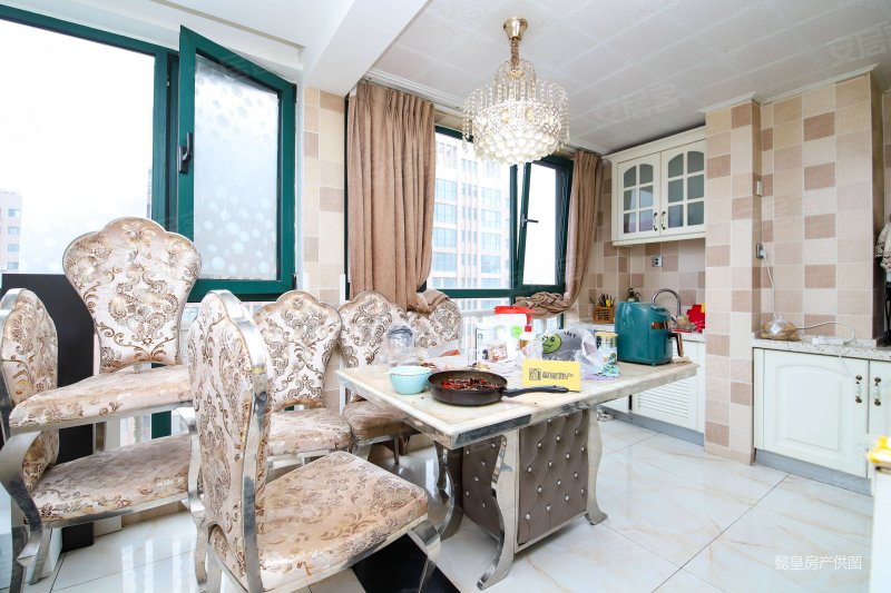 带电梯 精装可拎包入住 双卫格局 商品房 楼龄新 居住密度低,瀛洲蓝郡