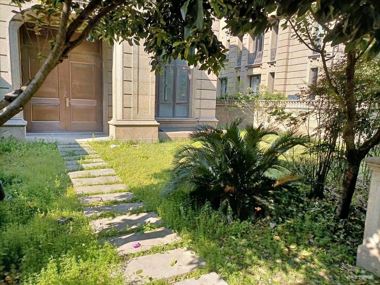 顺发恒园(别墅)5室3厅5卫301.09㎡南北3600万