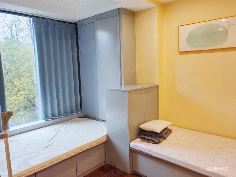 御品湾艮山府江河汇大平层两年内精装修钱外房东诚售