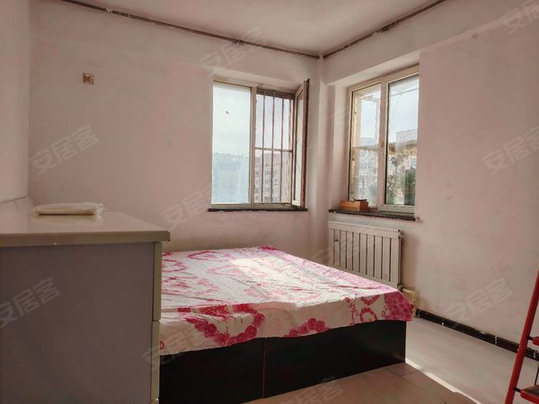 出租 工人新村二期 电梯直达 不临街 交通方便长租可议,铁西租房-沈阳